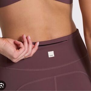 Vuori Stride Leggings in chestnut